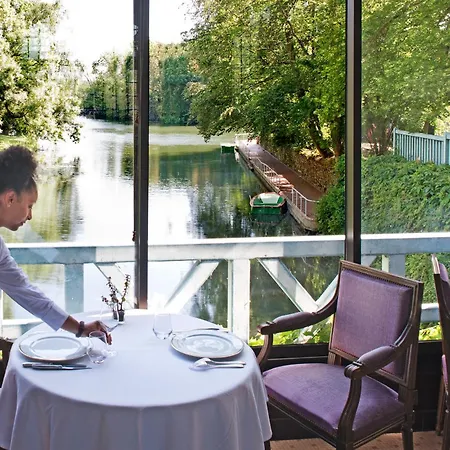 Le Moulin De Отель