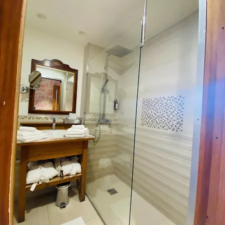 Отель Le Moulin De 4*