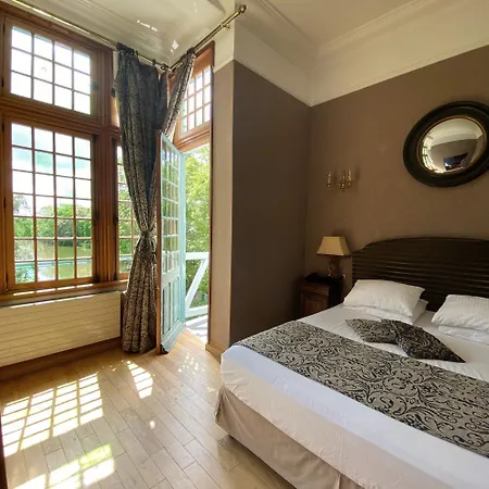 Hotell Le Moulin De 4*