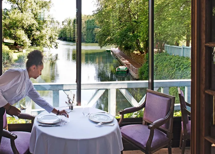 Le Moulin De מלון